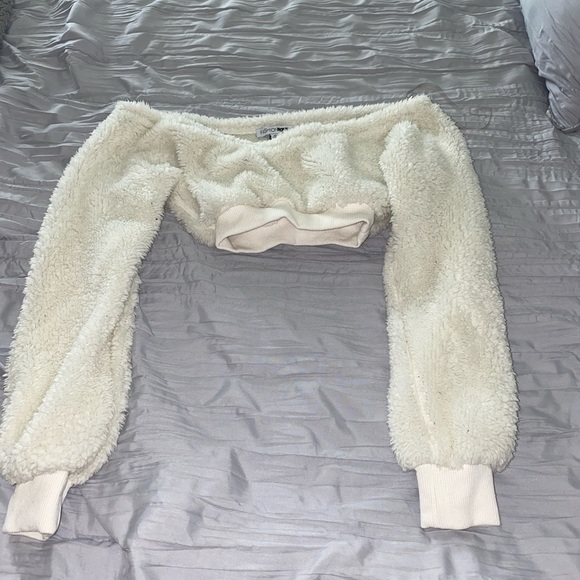 Fashion Nova white fuzzy cropped sweater. - Picture 3 of 4